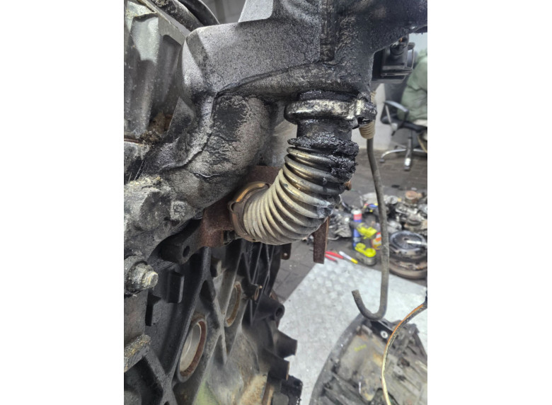 Трубка системы рециркуляции EGR к Renault Laguna, 2004г.