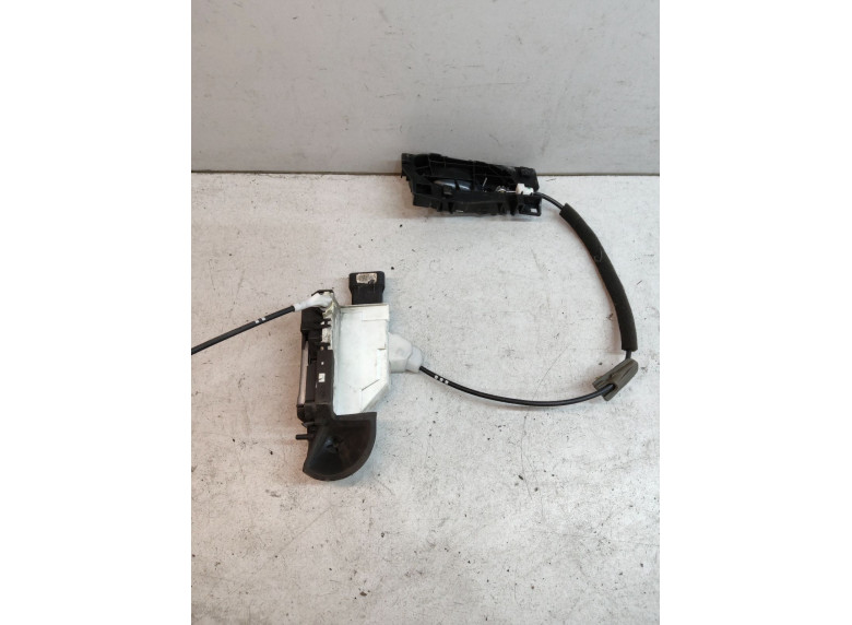 Замок двери передней левой к Peugeot 5008, 2010г.