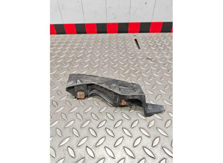 Кронштейн крепления бампера переднего к Volkswagen Passat, 2007г.