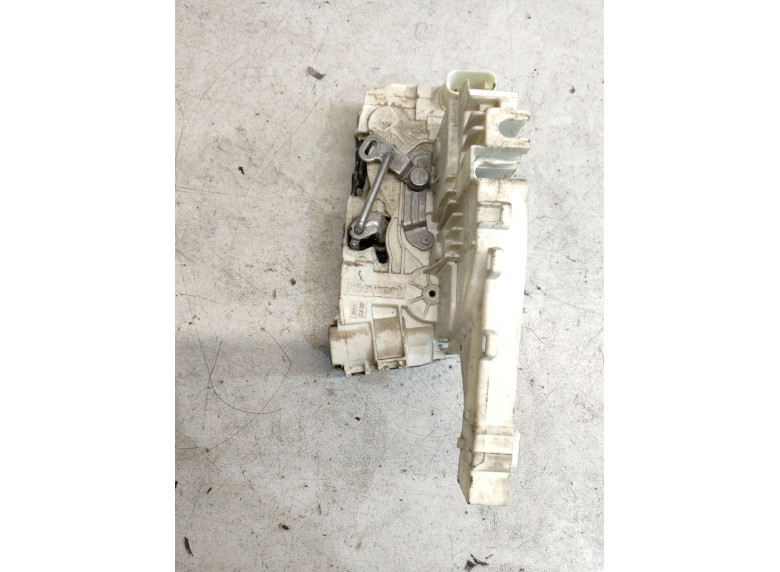 Замок двери сдвижной к Замок двери сдвижной к Mercedes Sprinter 2010 г. Sprinter