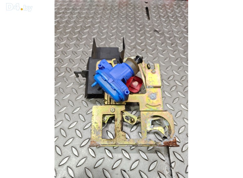 Замок двери задней левой к Volkswagen Caddy 2000 г.