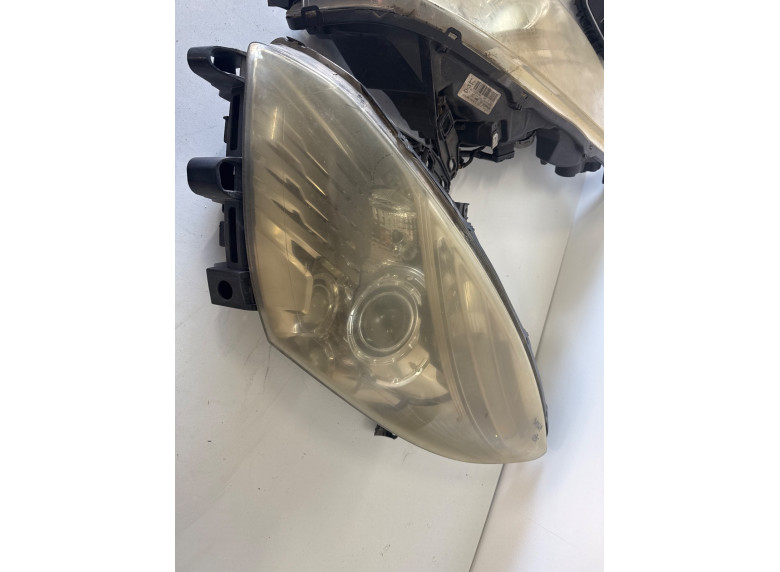 Фара передняя (комплект) к Renault Grand Scenic, 2009г.