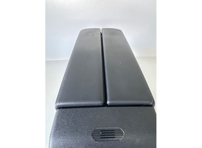 Подлокотник к Peugeot 308, 2021г.