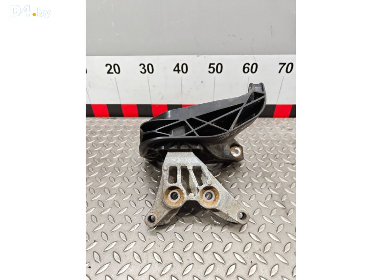 Подушка крепления двигателя к Peugeot 3008 2020 г.