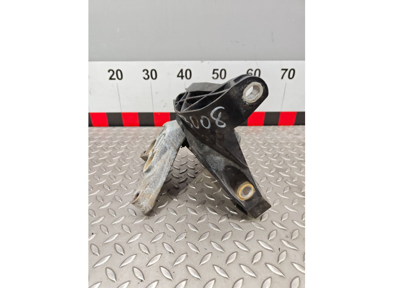 Подушка крепления двигателя к Peugeot 3008, 2020г.