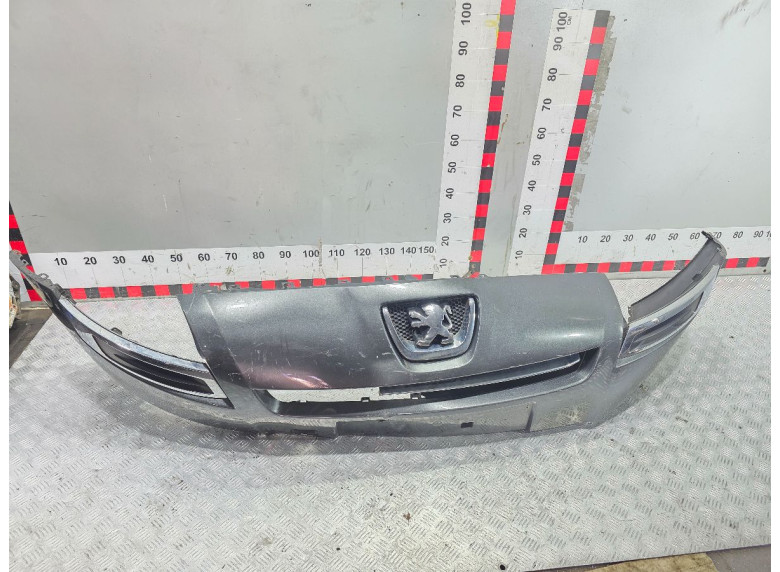 Бампер передний к Peugeot 5008, 2011г.