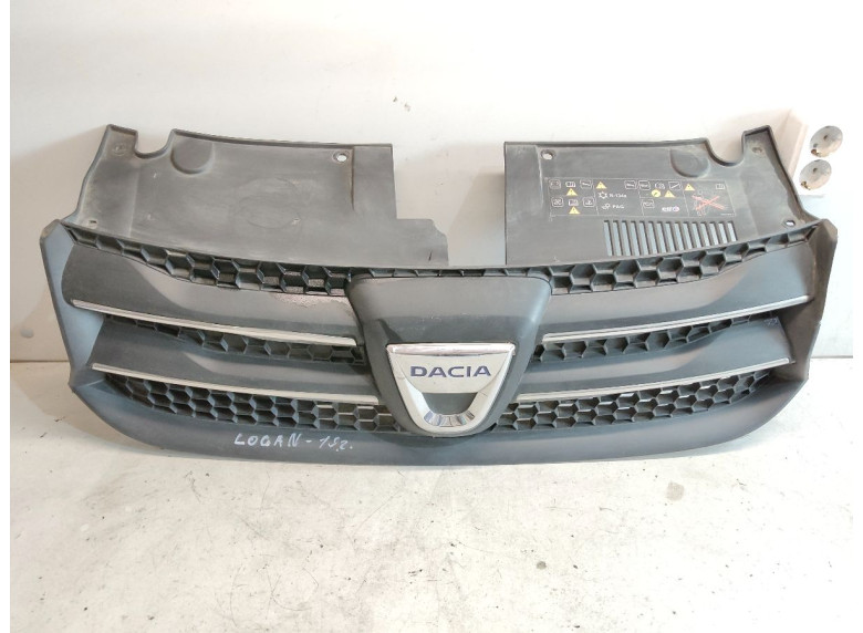 Решетка радиатора к Dacia Logan, 2016г.