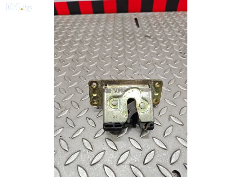 Замок багажника к Renault Trafic 2006 г.