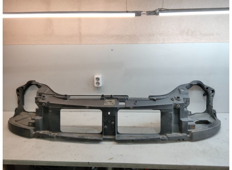 Передняя панель крепления облицовки (телевизор) к Renault Master