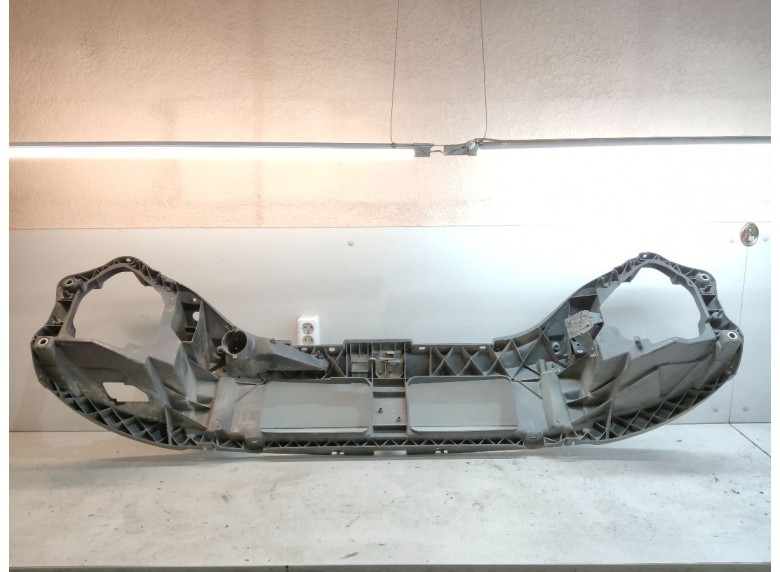 Передняя панель крепления облицовки (телевизор) к Передняя панель крепления облицовки (телевизор) к Renault Master 2005 г. Master