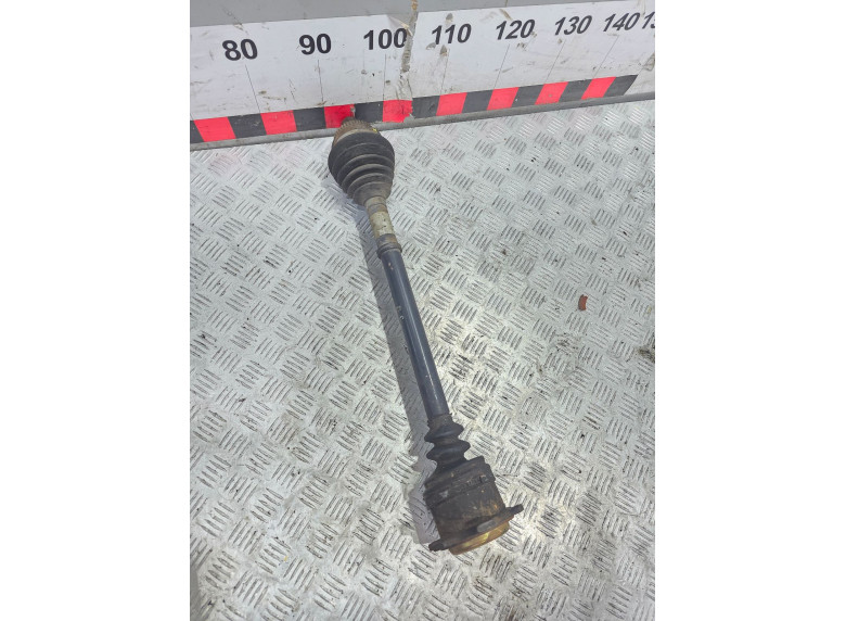 Полуось передняя правая (приводной вал, ШРУС) к Audi A6, 1995г.