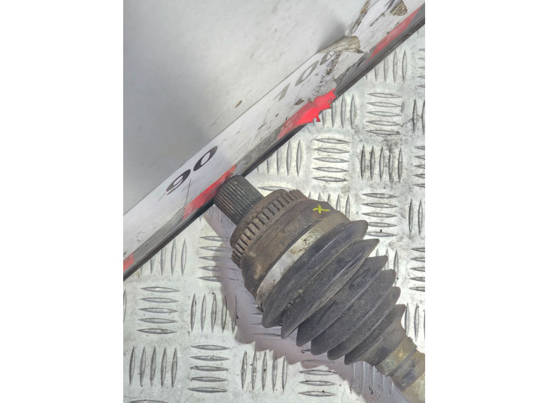 Полуось передняя правая (приводной вал, ШРУС) к Audi A6, 1995г.