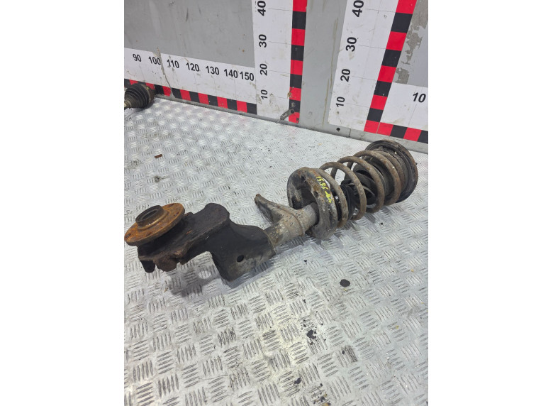 Кулак поворотный левый к Audi A6, 1995г.