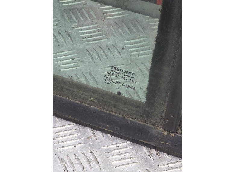 Стекло кузовное боковое левое к Fiat Ducato, 1999г.