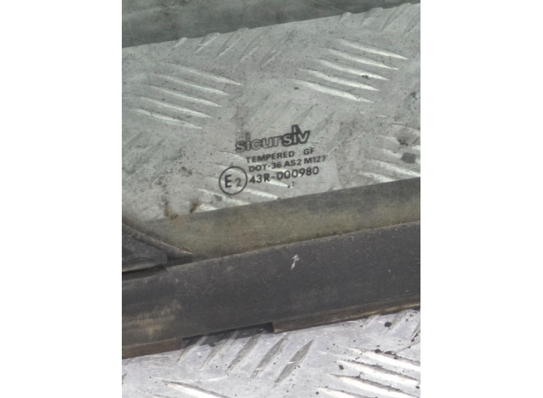 Стекло кузовное боковое правое к Fiat Ducato, 1999г.