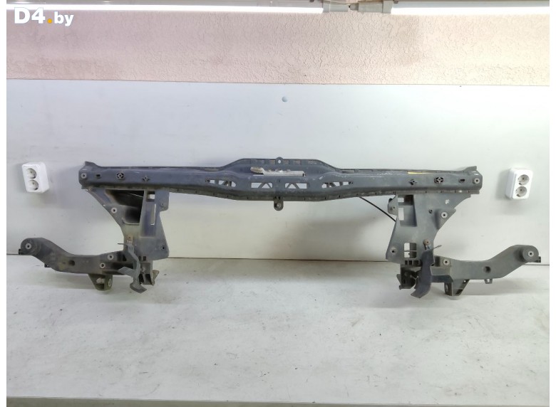 Передняя панель крепления облицовки (телевизор) к Mercedes VitoW639 2003 г.