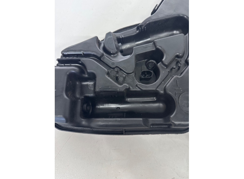 Бачок омывателя к BMW XM G09, 2023г.