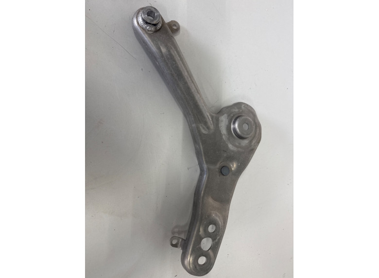 Кронштейн к BMW XM G09, 2023г.