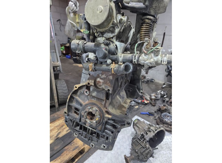 Двигатель к Двигатель к Renault Scenic 2001 г. Scenic