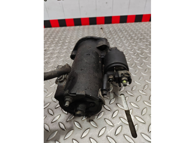 Стартер к Стартер к Volkswagen Passat 2001 г. Passat