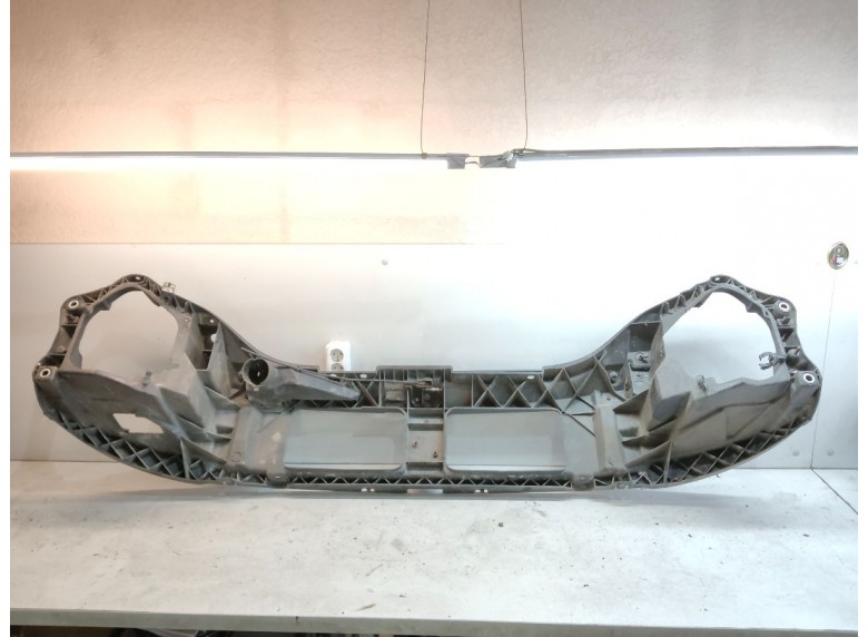 Передняя панель крепления облицовки (телевизор) к Передняя панель крепления облицовки (телевизор) к Renault Master 2006 г. Master