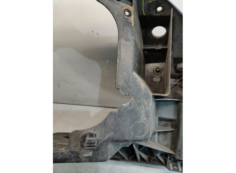 Передняя панель крепления облицовки (телевизор) к Передняя панель крепления облицовки (телевизор) к Renault Master 2006 г. Master