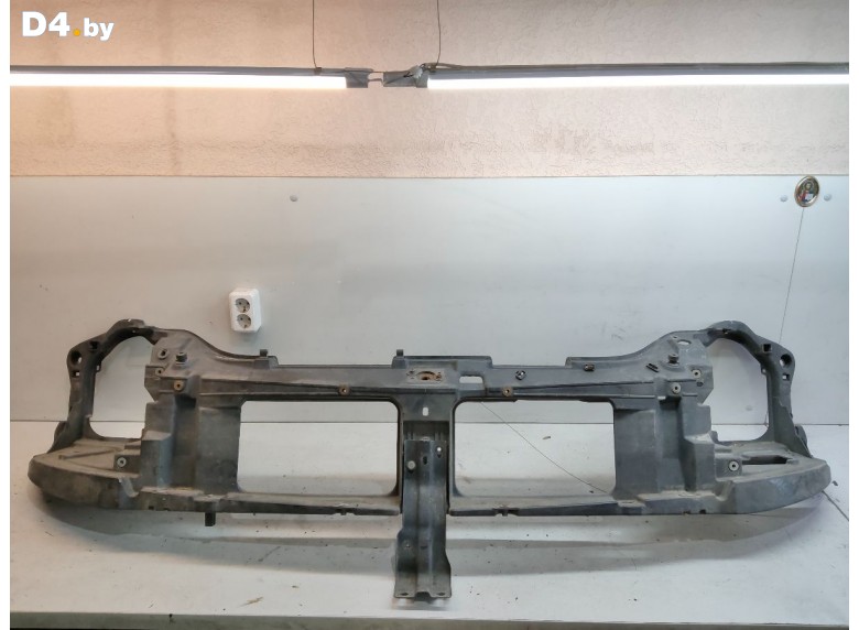 Передняя панель крепления облицовки (телевизор) к Renault Master 2006 г.