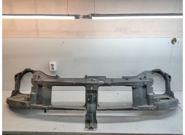 Передняя панель крепления облицовки (телевизор) к Renault Master