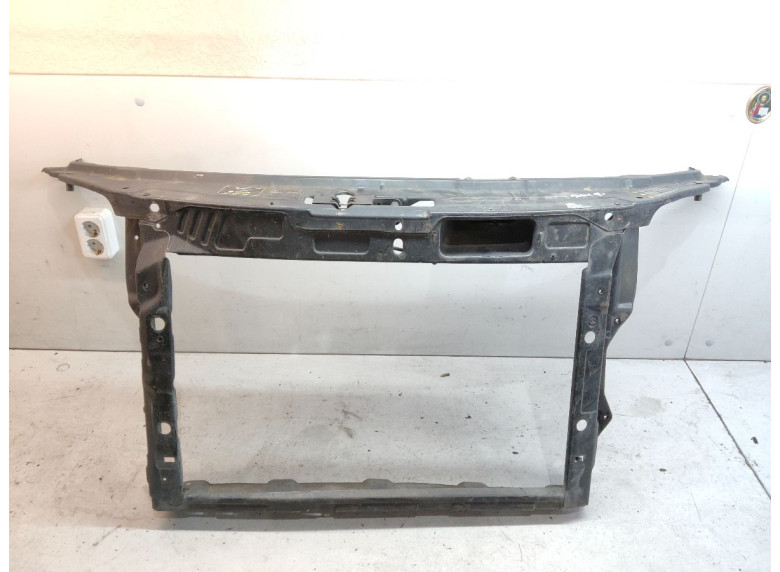 Передняя панель крепления облицовки (телевизор) к Skoda Fabia, 2008г.