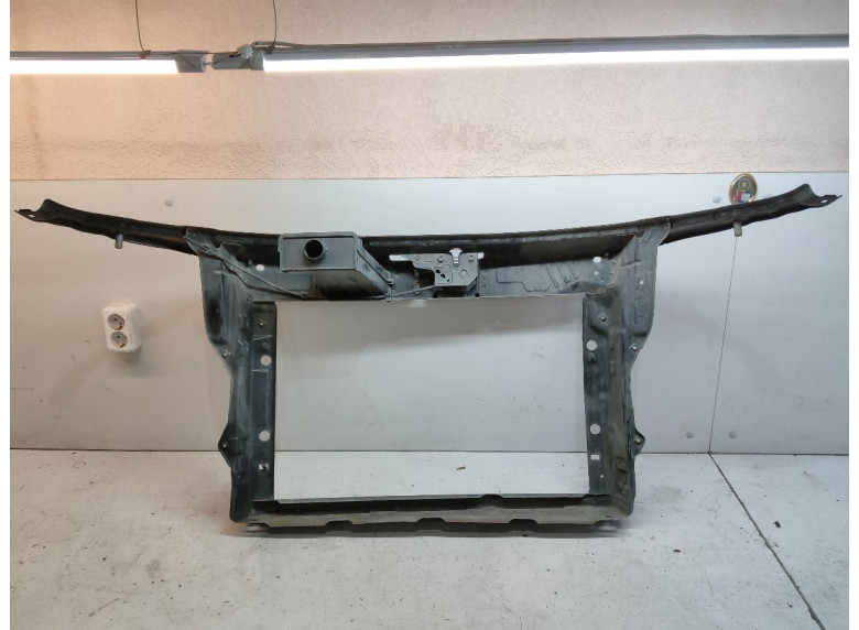 Передняя панель крепления облицовки (телевизор) к Skoda Fabia, 2008г.