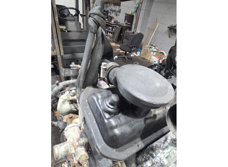 Маслоотделитель (сапун) к Volkswagen Passat, 1999г.