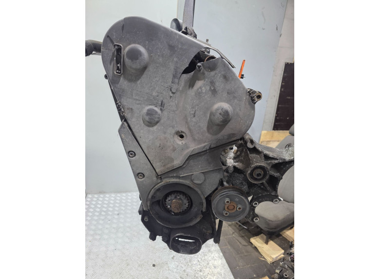 Двигатель к Audi A4, 1998г.