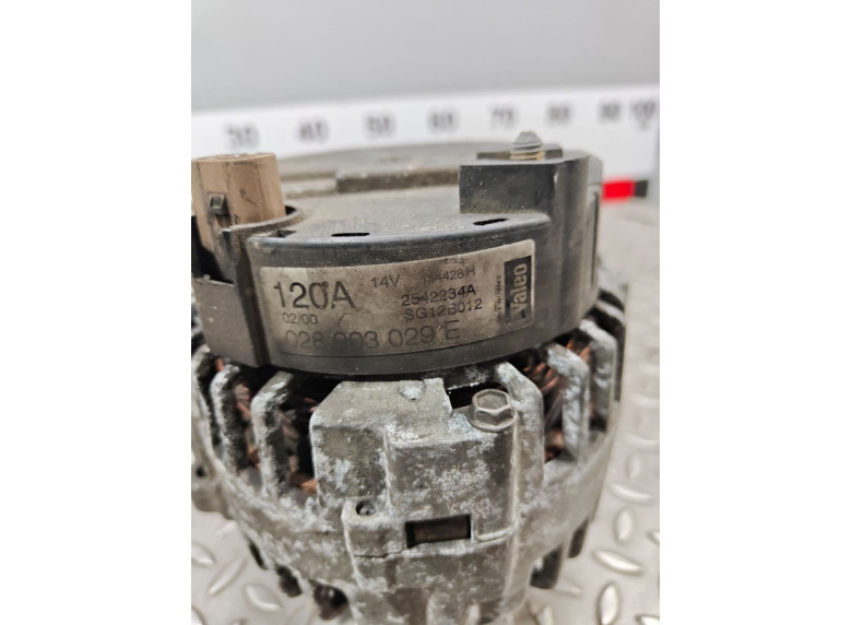 Генератор к Audi A4, 1999г.