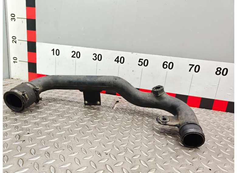 Патрубок интеркулера к Volkswagen Passat, 1999г.