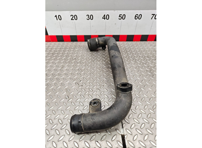 Патрубок интеркулера к Volkswagen Passat, 1999г.