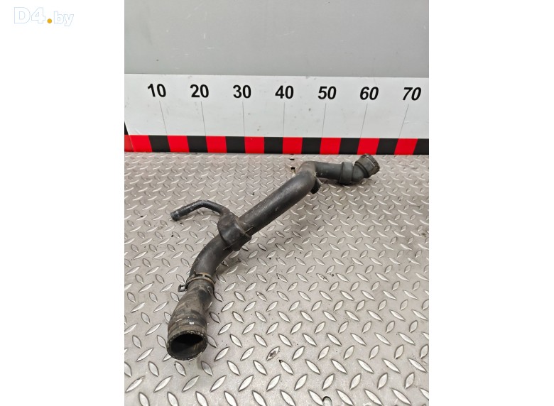 Патрубок радиатора к Volkswagen Passat 1999 г.