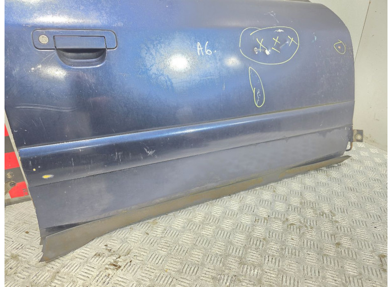 Дверь передняя правая к Audi A6, 1995г.