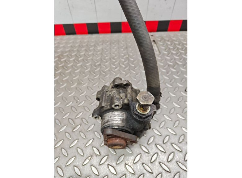 Насос гидроусилителя руля к Audi A4, 1999г.