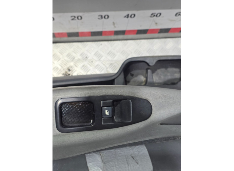 Кнопка стеклоподъемника переднего правого к Citroen Jumpy, 2008г.