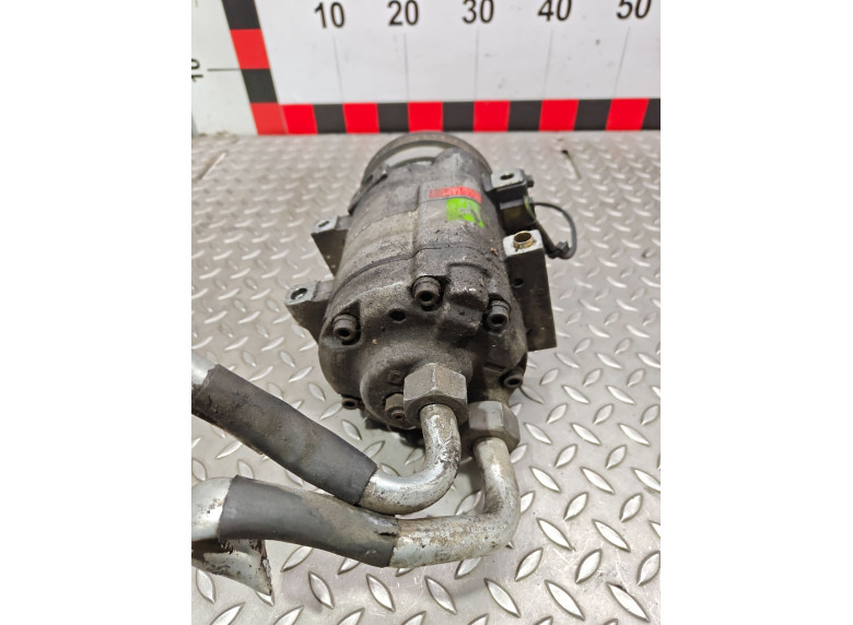 Компрессор кондиционера к Audi A4, 1999г.