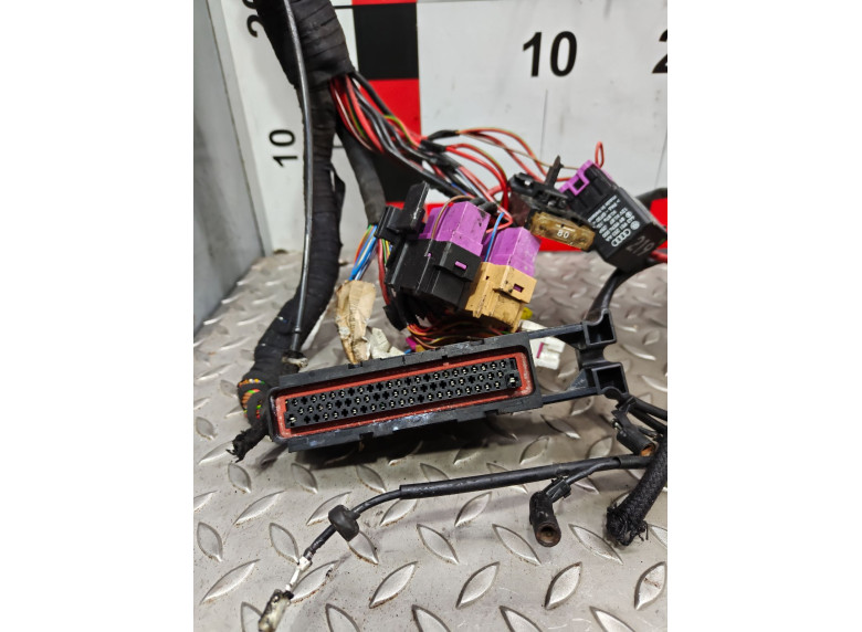 Проводка двигателя к Volkswagen Passat, 1999г.