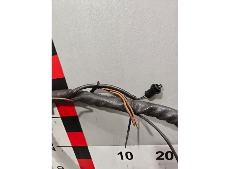 Проводка двигателя к Volkswagen Passat, 1999г.