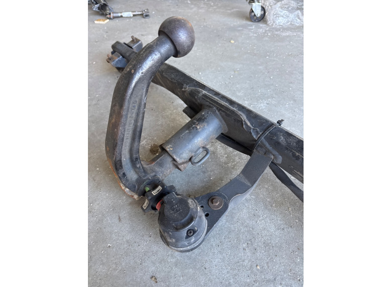 Прицепное устройство (фаркоп) к BMW 5 E60/E61, 2008г.