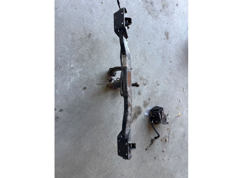 Прицепное устройство (фаркоп) к BMW 5 E60/E61, 2008г.