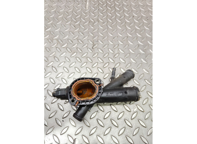 Фланец (тройник) системы охлаждения к Volkswagen Golf, 2009г.