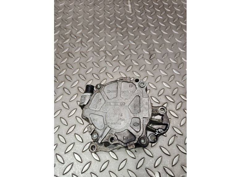 Насос вакуумный к Volkswagen Golf, 2009г.