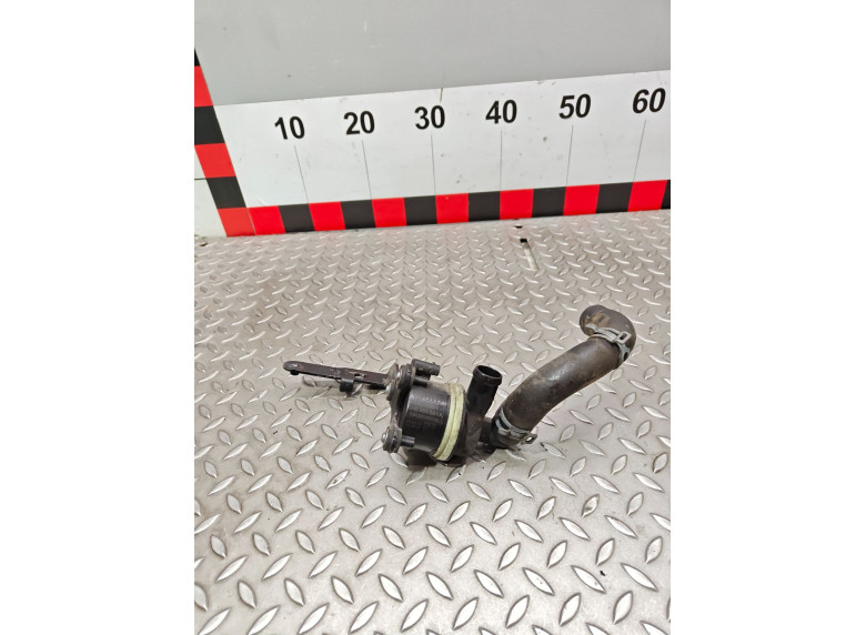 Насос антифриза дополнительный к Volkswagen Golf, 2009г.