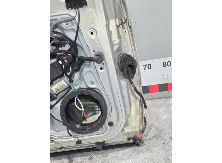 Дверь передняя левая к Дверь передняя левая к Volkswagen Passat 1998 г. Passat