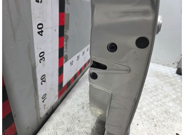 Замок двери передней правой к Volkswagen Passat, 1998г.