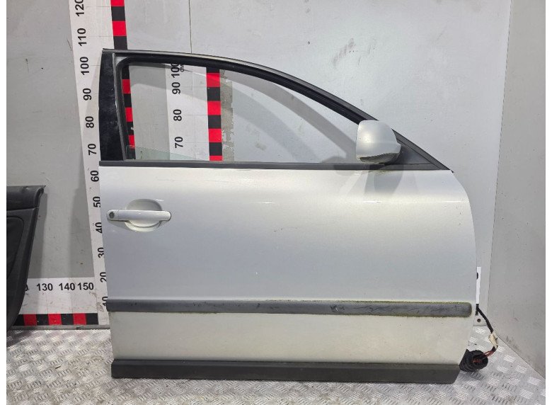 Дверь передняя правая к Volkswagen Passat, 1998г.